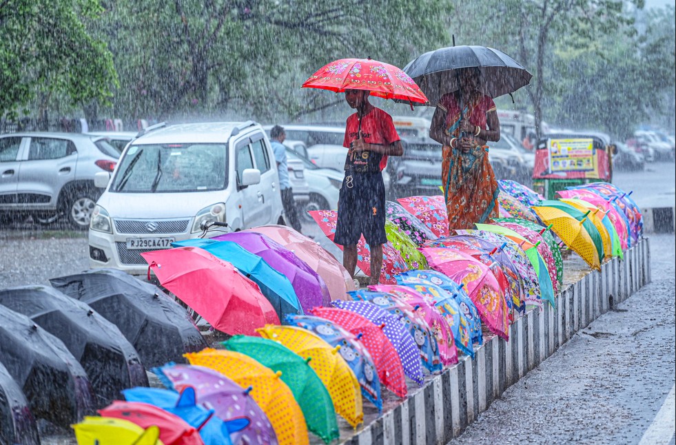 Monsoon Stays Active in Himachal; Heavy Rainfall Alert Issued Till July 20: IMD Monsoon Stays Active in Himachal; Heavy Rainfall Alert Issued Till July 20: IMD